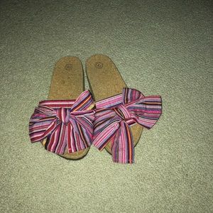 Multi colored bow sandals